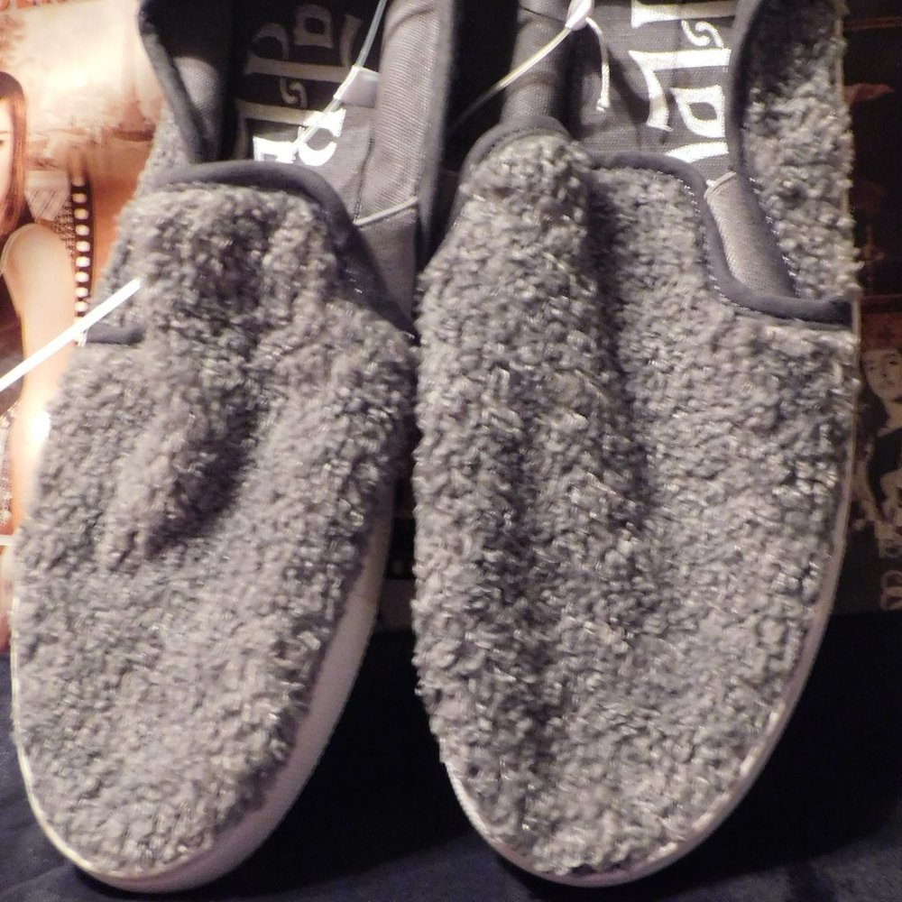Mad Love MAN SLIPPERS NEW